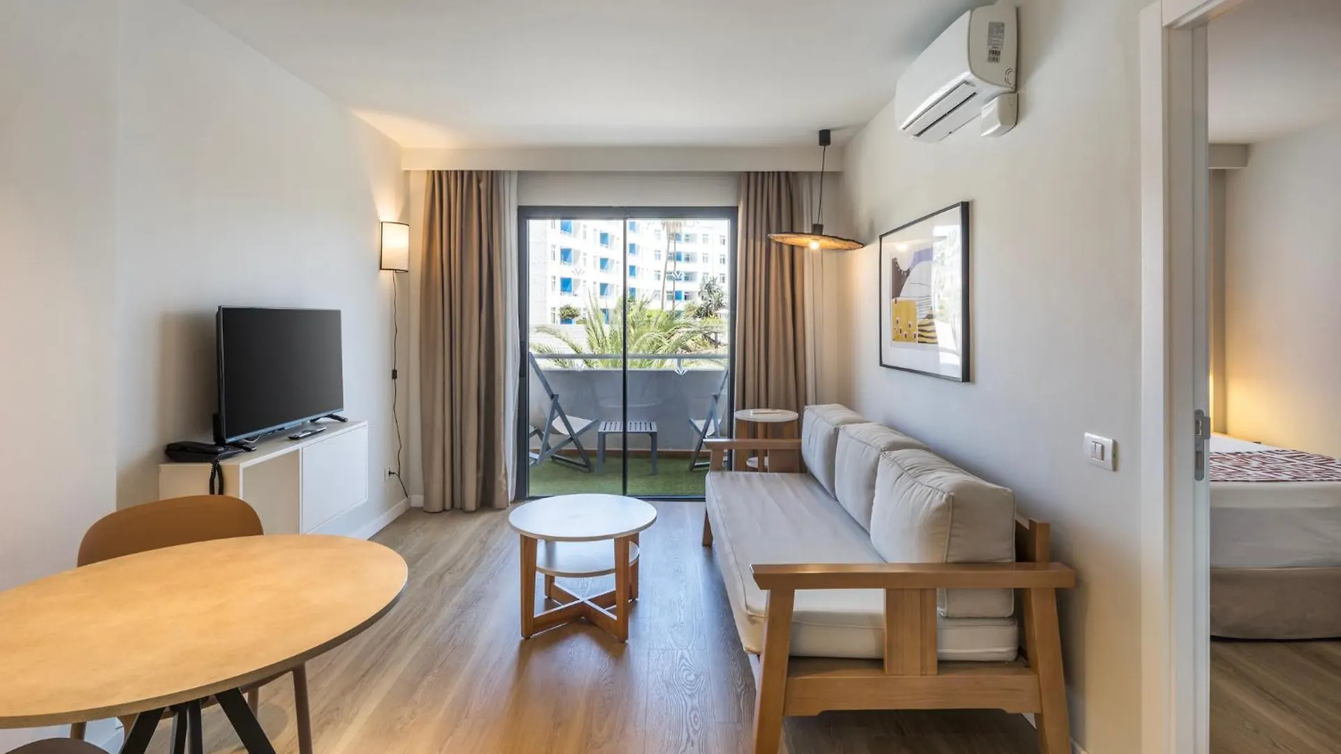 Hotel Livvo Anamar Suites Playa del Ingles  4*, Playa del Ingles (Gran Canaria)